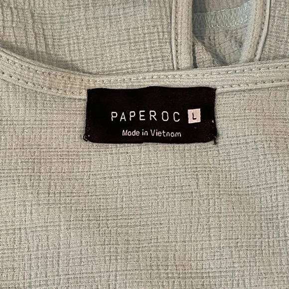 NWT’S. Paperoc faux wrap short sleeve top - Picture 3 of 8